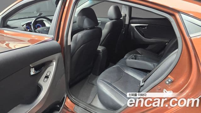 Hyundai Avante MD Modern, 2013 11