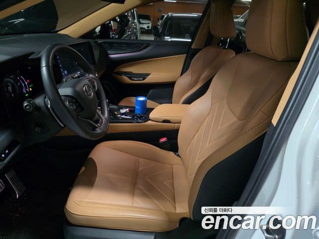 Lexus NX350h 2세대 Premium, 2025 10