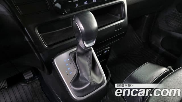 Hyundai Staria Modern, 2022 9