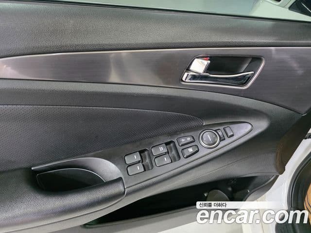 Hyundai Sonata гибрид Modern, 2014 11