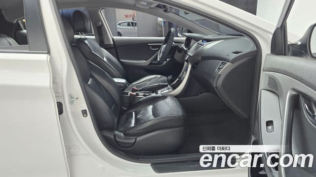 Hyundai Avante MD Premier, 2012 11