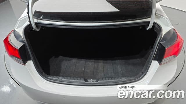 Hyundai Avante MD Premier, 2012 20