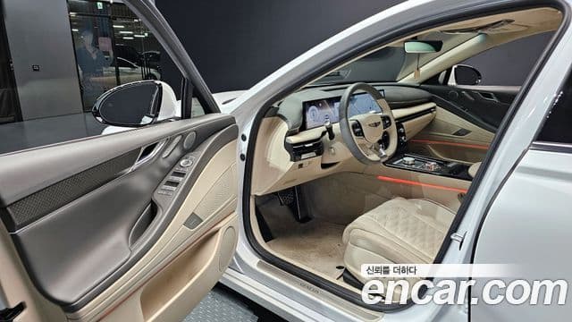 Genesis G80 (RG3) бензин 2.5 турбо AWD, 2025 11