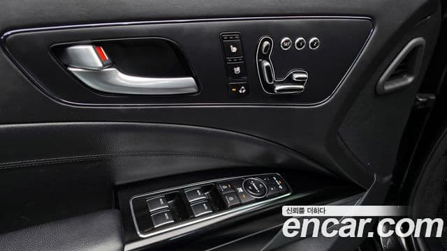 Kia K9 Special, 2013 18