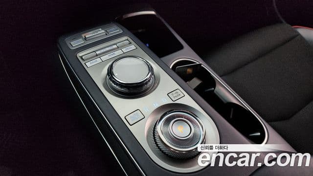 Genesis GV70, 2021 9