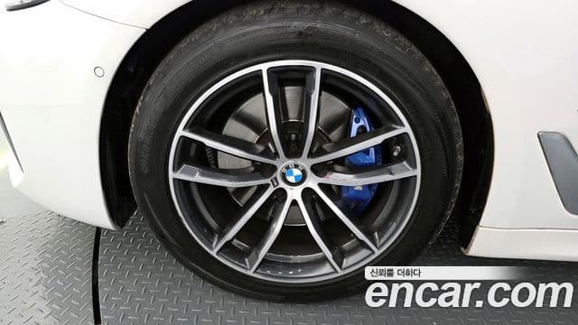 BMW 5시리즈 (G30) 520i M Sport, 2022 все фото