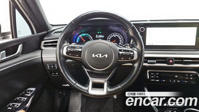 Kia K5 гибрид 3세대 Prestige, 2023 13