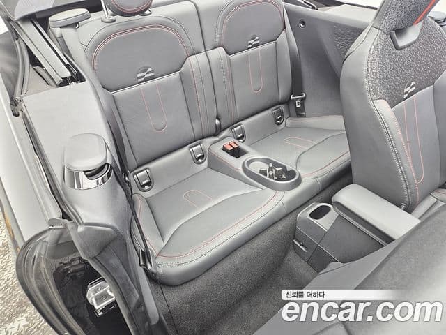 Mini Cooper S кабриолет 4세대 JCW, 2025 13