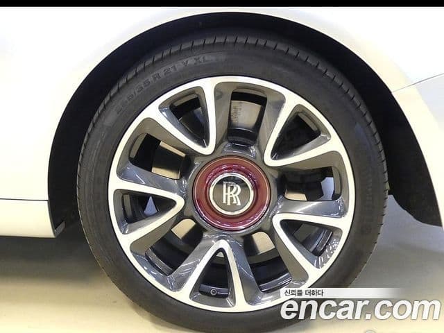 Rolls-Royce 레이스, 2019 все фото