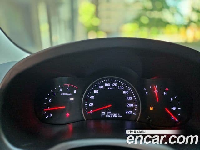 Kia Carnival R President, 2014 8