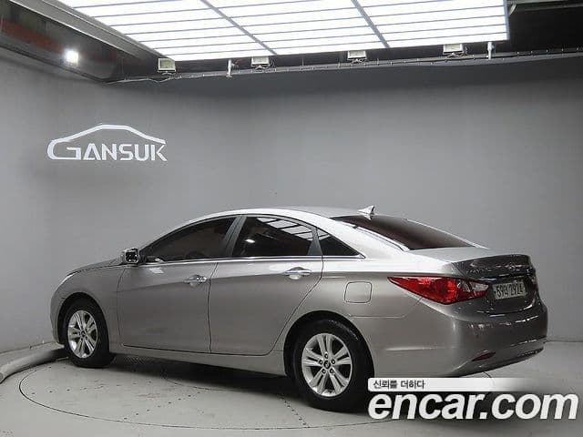 Hyundai YF Sonata люксовая версия, 2010 12