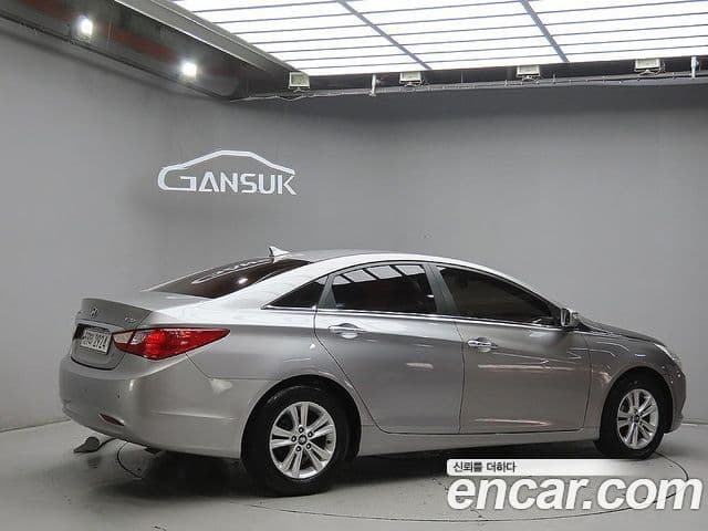 Hyundai YF Sonata люксовая версия, 2010 11