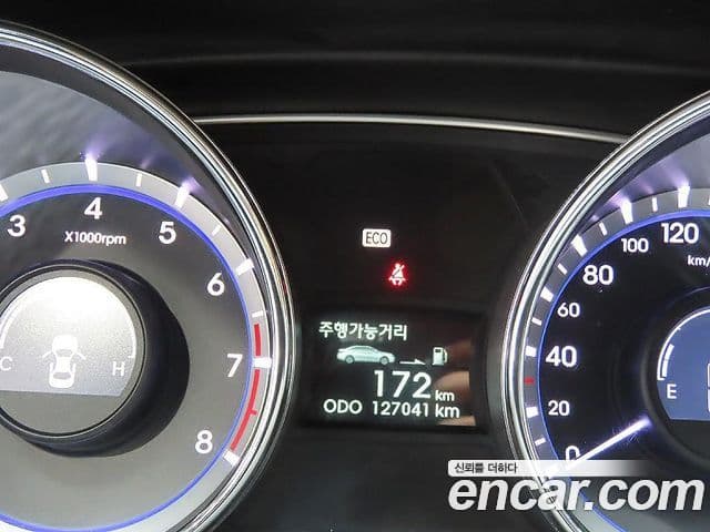 Hyundai YF Sonata люксовая версия, 2010 4