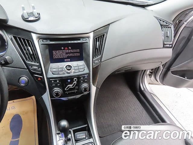 Hyundai YF Sonata люксовая версия, 2010 13