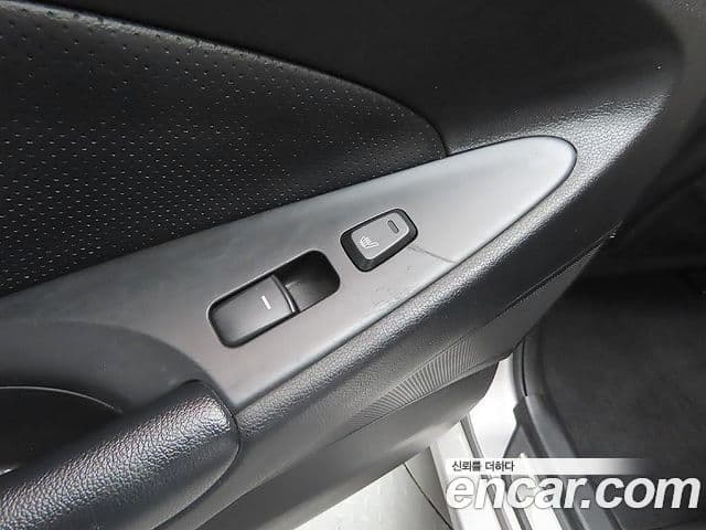 Hyundai YF Sonata люксовая версия, 2010 20