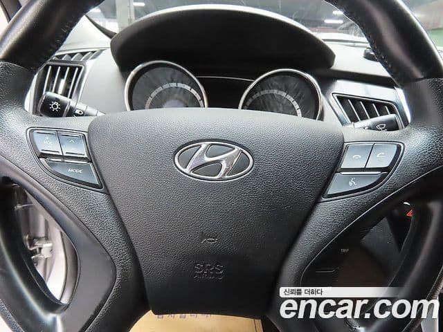 Hyundai YF Sonata люксовая версия, 2010 10