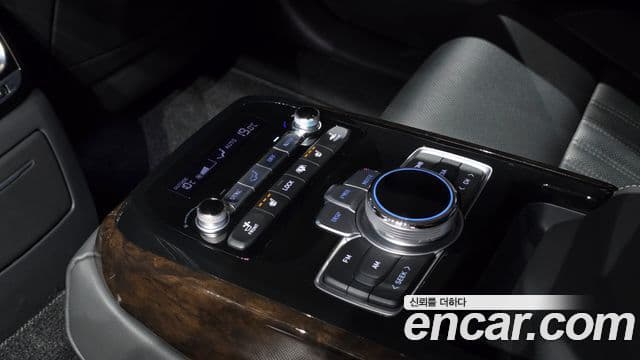 Genesis G90 Premium Luxury, 2020 18