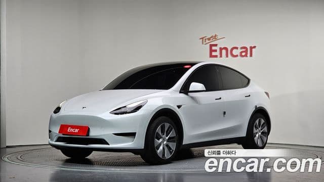 Tesla модель Y, 2024 1