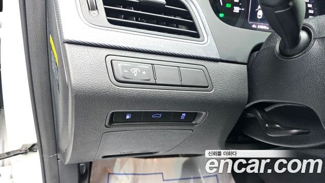 Hyundai LF Sonata гибрид Premium, 2017 14