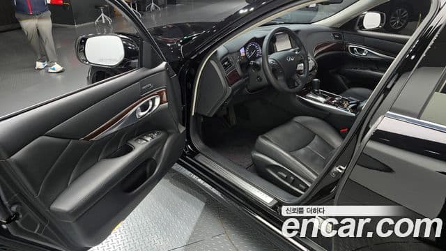 Infiniti Q70 Style, 2018 10