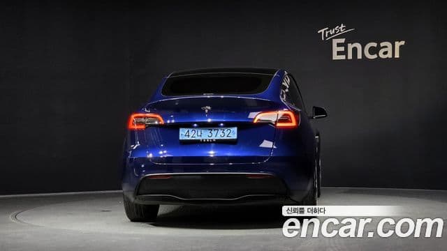 Tesla модель Y, 2024 4