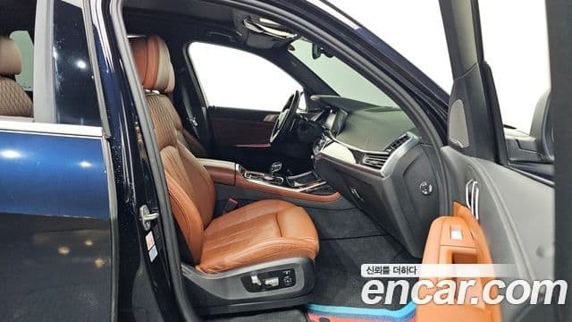 BMW X7 (G07) xDrive 40i M Sport 6인승, 2022 11