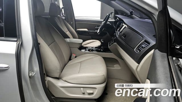 Kia The / новый New Carnival Noblesse, 2019 10