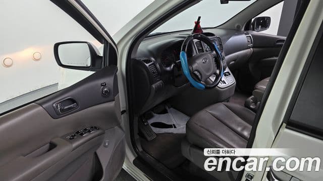 Kia Carnival R R Special, 2010 11