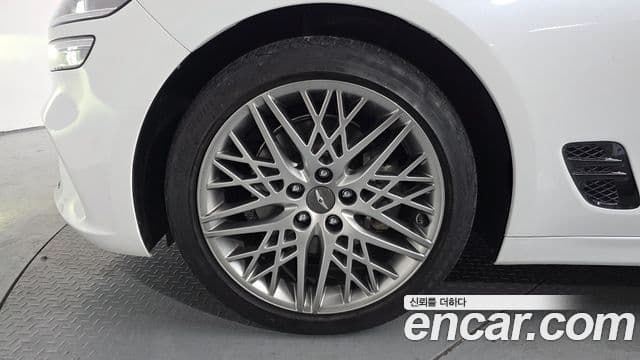 Genesis The / новый New G70, 2021 все фото