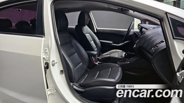 Kia The / новый New K3 Style, 2018 10