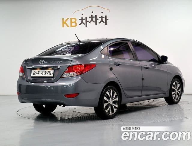 Hyundai Accent(новый кузов / новое поколение) Modern, 2015 3