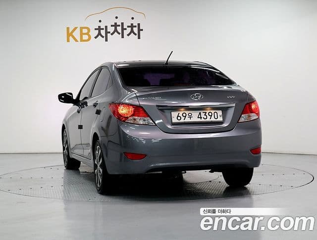 Hyundai Accent(новый кузов / новое поколение) Modern, 2015 4