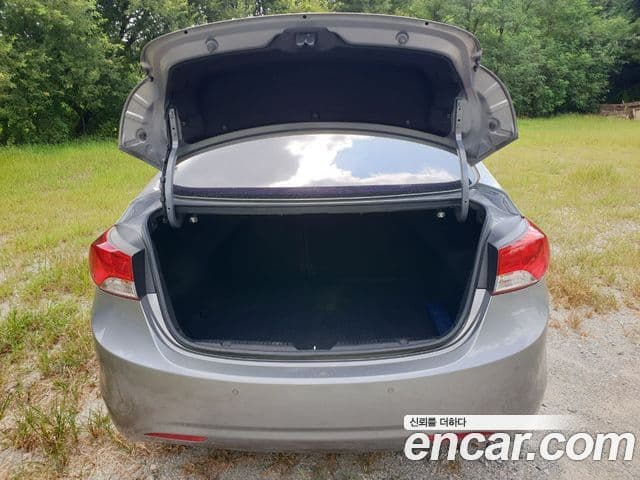 Hyundai Avante MD Premier, 2012 19