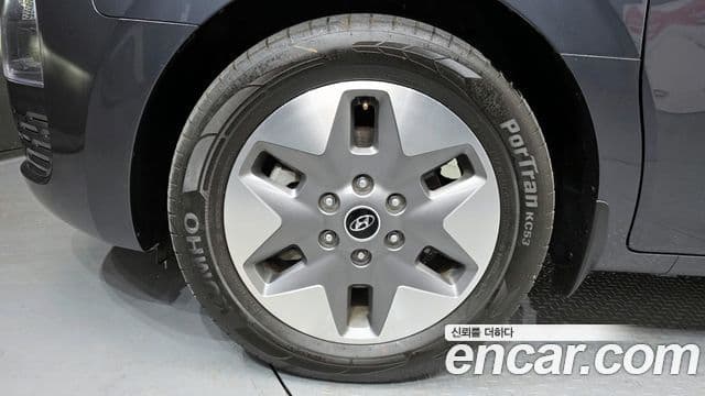 Hyundai Staria Modern, 2023 все фото