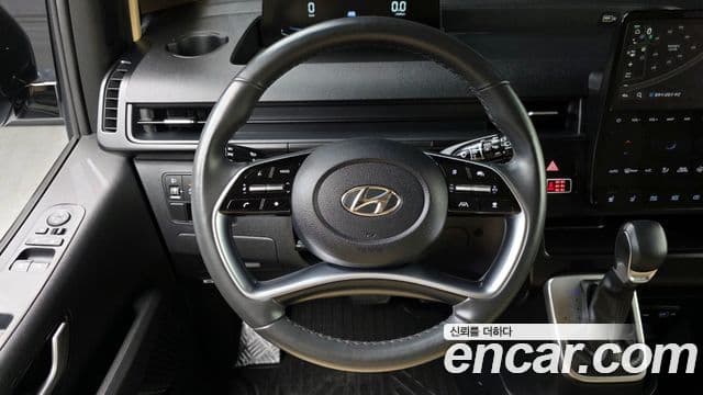 Hyundai Staria Modern, 2023 16
