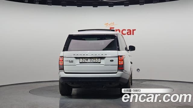 Land Rover Range Rover 4세대 4.4 SDV8 Vogue SE дизель, 2016 4