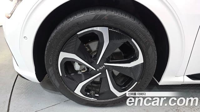 Kia EV6 GT Line, 2023 все фото