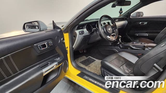 Ford Mustang GT купе, 2015 10