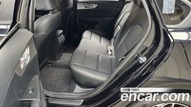 Kia The / новый New K3 2세대 Trendy, 2022 13