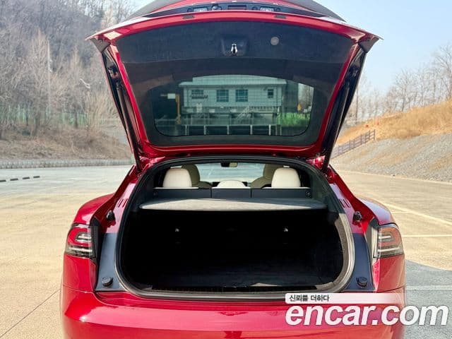 Tesla модель S Plaid, 2023 9