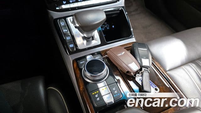 Genesis EQ900 Prestige, 2018 9