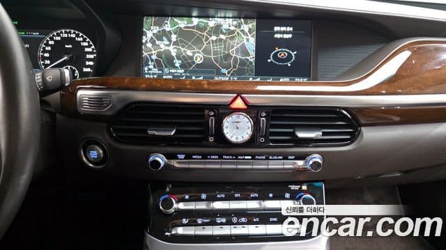 Genesis EQ900 Prestige, 2018 15