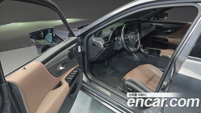 Lexus ES300h 7세대 Executive, 2023 10
