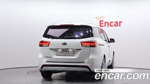 Kia All New Carnival Prestige, 2016 4