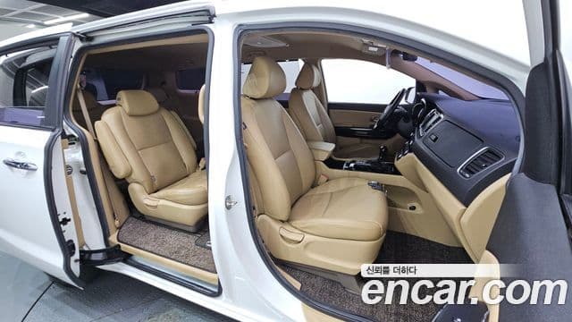 Kia All New Carnival Prestige, 2016 11