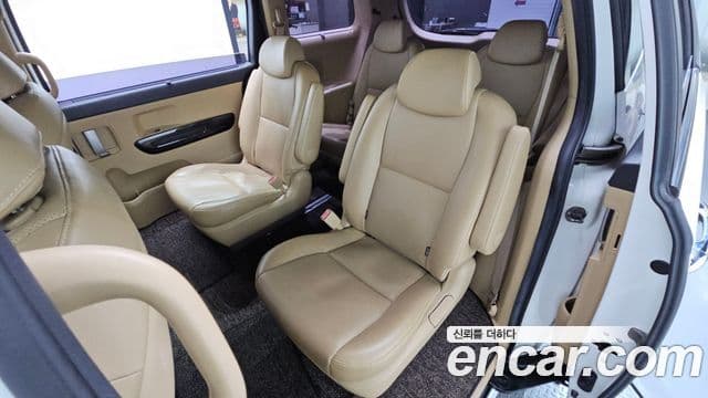 Kia All New Carnival Prestige, 2016 12