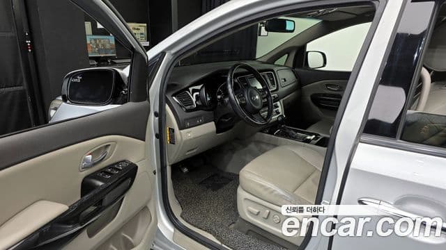 Kia All New Carnival Prestige, 2015 10