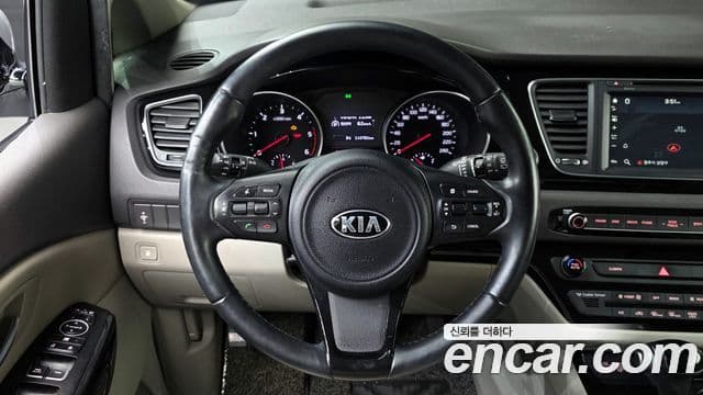 Kia All New Carnival Prestige, 2015 15