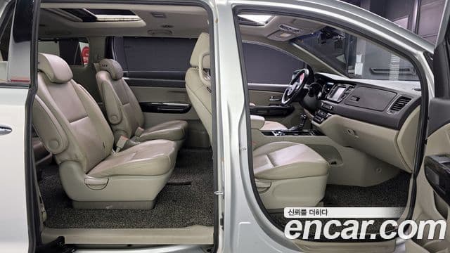 Kia All New Carnival Prestige, 2015 20