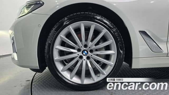 BMW 5시리즈 (G30) Luxury, 2023 все фото